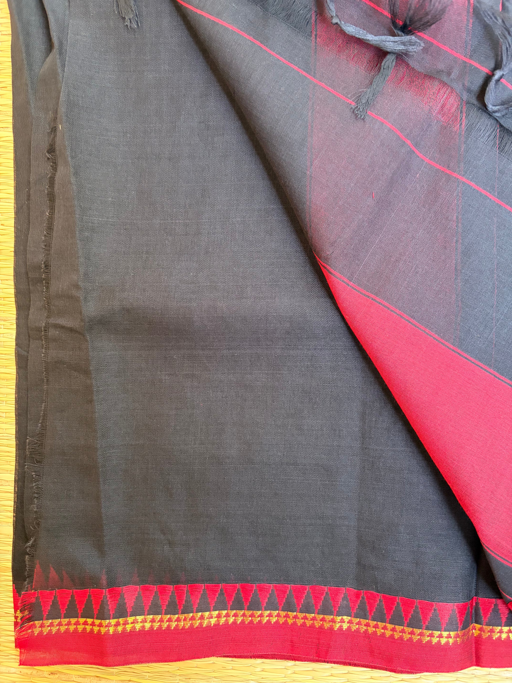 Black & Red Narayanpet Handloom Cotton Saree