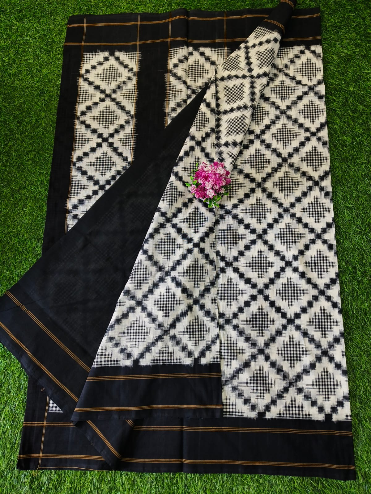 Black & White Telia Rumal Saree
